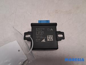 Gebruikte Computer Verlichting Peugeot 308 (L3/L8/LB/LH/LP) 1.2 12V e-THP PureTech 130 Prijs € 50,00 Margeregeling aangeboden door Maresia Parts