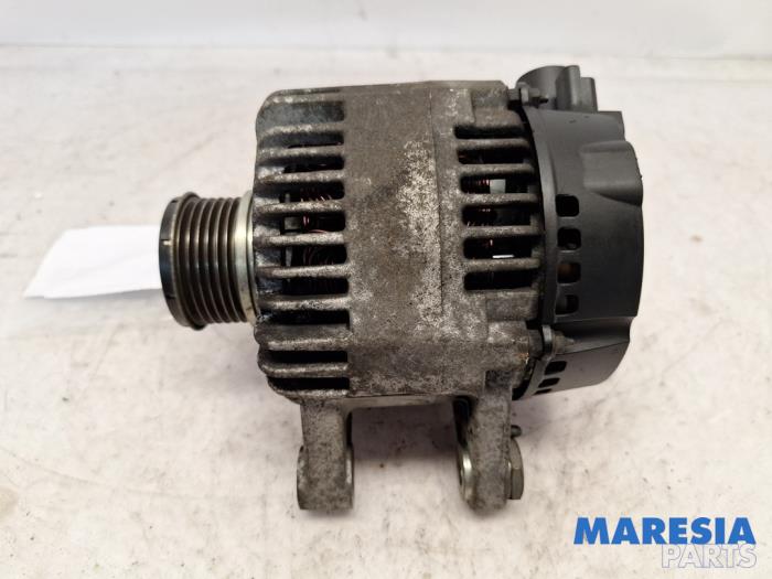Gebruikte Dynamo Peugeot 208 I (CA/CC/CK/CL) 1.0 Vti 12V PureTech Prijs € 34,95 Margeregeling aangeboden door Maresia Parts