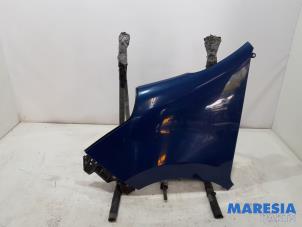 Gebruikte Scherm links-voor Opel Movano 2.3 CDTi 16V RWD Prijs € 154,28 Inclusief btw aangeboden door Maresia Parts