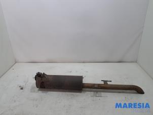 Gebruikte Uitlaat Einddemper Opel Movano 2.3 CDTi 16V RWD Prijs € 90,75 Inclusief btw aangeboden door Maresia Parts