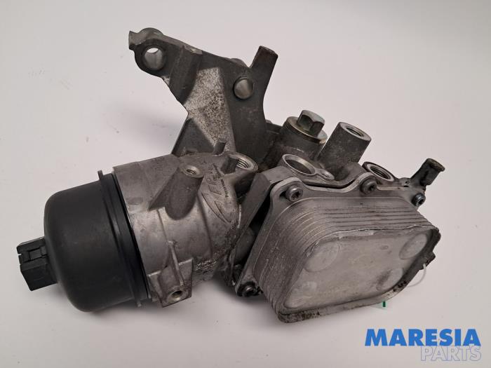 Gebruikte Oliefilterhuis Alfa Romeo Giulietta (940) 1.4 TB 16V MultiAir Prijs € 65,00 Margeregeling aangeboden door Maresia Parts