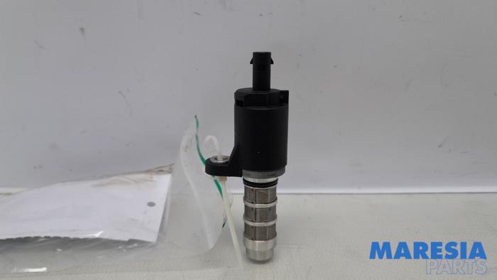 Gebruikte Nokkenas Sensor Peugeot 308 SW (L4/L9/LC/LJ/LR) 1.2 12V e-THP PureTech 110 Prijs € 40,00 Margeregeling aangeboden door Maresia Parts