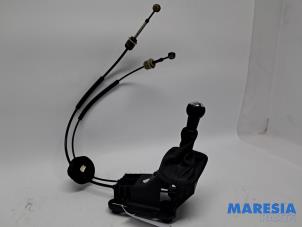 Gebruikte Versnellingspook Peugeot 207/207+ (WA/WC/WM) 1.6 16V Prijs € 75,00 Margeregeling aangeboden door Maresia Parts