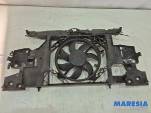 Gebruikte Frontpaneel Renault Megane III Grandtour (KZ) 1.2 16V TCE 115 Prijs € 75,00 Margeregeling aangeboden door Maresia Parts