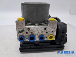 Gebruikte ABS Pomp Nissan NV 300 1.6 dCi 95 Prijs € 181,49 Inclusief btw aangeboden door Maresia Parts