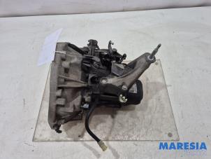 Gebruikte Versnellingsbak Renault Twingo III (AH) 1.0 SCe 70 12V Prijs € 350,00 Margeregeling aangeboden door Maresia Parts
