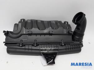 Gebruikte Luchtfilterhuis Peugeot 208 I (CA/CC/CK/CL) 1.4 16V Prijs € 25,00 Margeregeling aangeboden door Maresia Parts