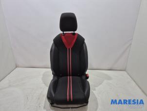 Gebruikte Stoel rechts Opel Corsa F (UB/UH/UP) 1.2 Turbo 12V 130 Prijs € 199,99 Margeregeling aangeboden door Maresia Parts