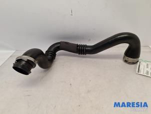 Gebruikte Intercooler Buis Opel Movano 2.3 CDTi 16V RWD Prijs € 57,17 Inclusief btw aangeboden door Maresia Parts