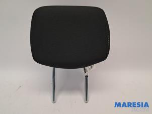 Gebruikte Hoofdsteun Renault Megane III Grandtour (KZ) 1.2 16V TCE 115 Prijs € 70,00 Margeregeling aangeboden door Maresia Parts