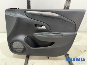 Gebruikte Portierbekleding 4Deurs rechts-voor Opel Corsa F (UB/UH/UP) 1.2 Turbo 12V 130 Prijs € 89,99 Margeregeling aangeboden door Maresia Parts