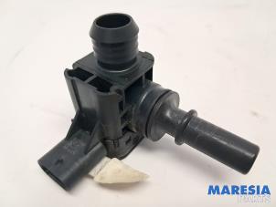 Gebruikte Remassistent sensor Opel Corsa F (UB/UH/UP) 1.2 Turbo 12V 130 Prijs € 25,00 Margeregeling aangeboden door Maresia Parts