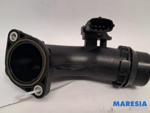 Gebruikte Intercooler Buis Renault Megane III Grandtour (KZ) 1.2 16V TCE 115 Prijs € 15,00 Margeregeling aangeboden door Maresia Parts