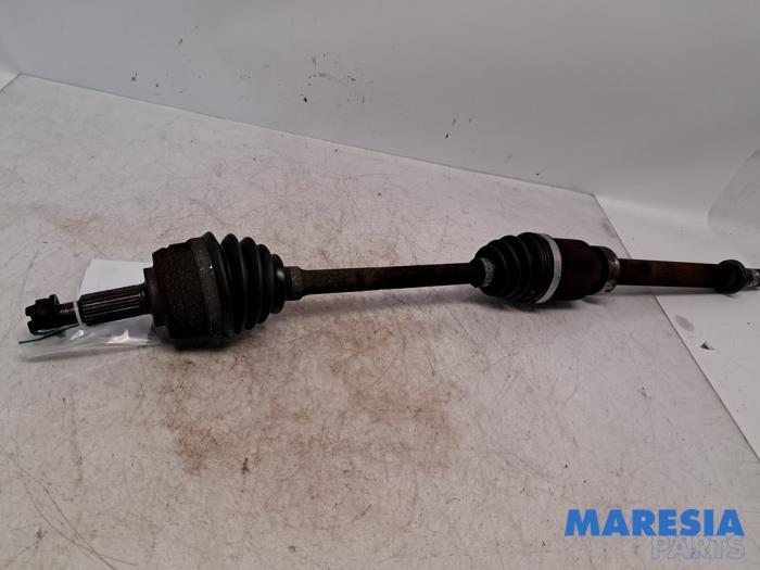 Gebruikte Steekas rechts-voor Renault Megane III Grandtour (KZ) 1.2 16V TCE 115 Prijs € 90,00 Margeregeling aangeboden door Maresia Parts