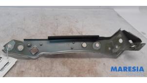 Gebruikte Voorfront Renault Megane III Grandtour (KZ) 1.2 16V TCE 115 Prijs € 29,99 Margeregeling aangeboden door Maresia Parts