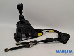Gebruikte Versnellingspook Renault Megane III Grandtour (KZ) 1.2 16V TCE 115 Prijs € 59,99 Margeregeling aangeboden door Maresia Parts