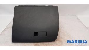 Gebruikte Dashboardkastje Opel Corsa F (UB/UH/UP) 1.2 Turbo 12V 130 Prijs € 49,95 Margeregeling aangeboden door Maresia Parts