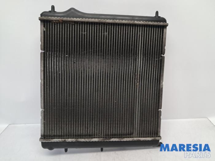Gebruikte Radiateur Citroen C3 (SC) 1.0 Vti 68 12V Prijs € 35,00 Margeregeling aangeboden door Maresia Parts