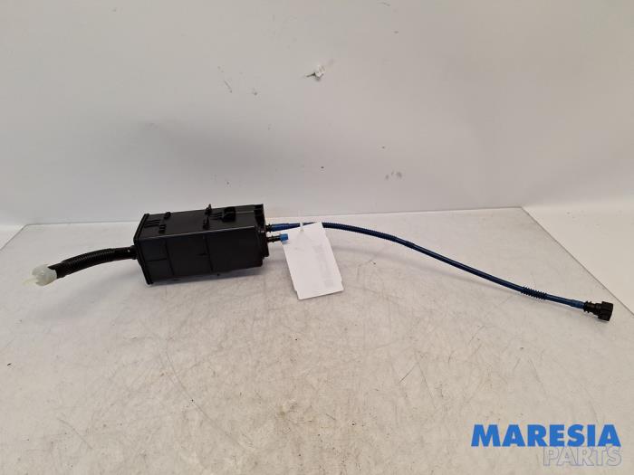 Gebruikte Koolstoffilter Citroen C4 Cactus (0B/0P) 1.2 PureTech 110 12V Prijs € 19,95 Margeregeling aangeboden door Maresia Parts