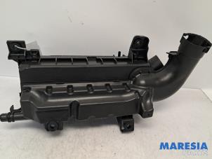 Gebruikte Luchtfilterhuis Citroen C4 Cactus (0B/0P) 1.2 PureTech 110 12V Prijs € 34,99 Margeregeling aangeboden door Maresia Parts