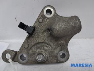 Gebruikte Motorsteun Renault Grand Scénic III (JZ) 1.4 16V TCe 130 Prijs € 19,50 Margeregeling aangeboden door Maresia Parts