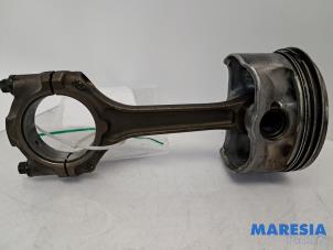 Gebruikte Drijfstang Fiat Croma (194) 1.8 MPI 16V Prijs € 75,00 Margeregeling aangeboden door Maresia Parts