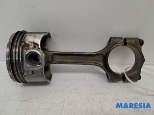 Gebruikte Drijfstang Renault Grand Scénic III (JZ) 1.4 16V TCe 130 Prijs € 65,00 Margeregeling aangeboden door Maresia Parts