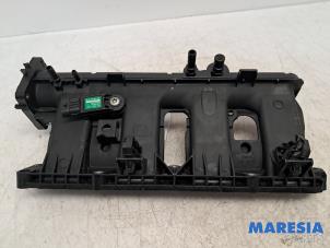 Gebruikte Spruitstuk Inlaat Renault Megane III Grandtour (KZ) 1.2 16V TCE 115 Prijs € 60,00 Margeregeling aangeboden door Maresia Parts