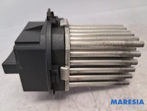 Gebruikte Kachel Weerstand Peugeot 307 SW (3H) 2.0 16V Prijs € 25,00 Margeregeling aangeboden door Maresia Parts