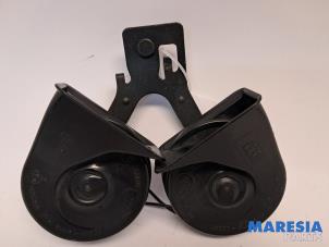 Gebruikte Claxon Renault Grand Scénic III (JZ) 2.0 16V CVT Prijs € 35,00 Margeregeling aangeboden door Maresia Parts