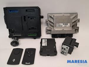 Gebruikte Computer Motormanagement Renault Grand Scénic III (JZ) 2.0 16V CVT Prijs € 299,00 Margeregeling aangeboden door Maresia Parts