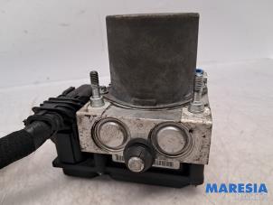 Gebruikte ABS Pomp Renault Master III (MA/MB/MC/MD/MH/MF/MG/MH) 2.3 dCi 16V Prijs € 181,50 Inclusief btw aangeboden door Maresia Parts