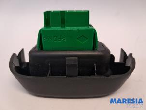 Gebruikte Elektrisch Raam Schakelaar Citroen C1 1.0 12V Prijs € 10,00 Margeregeling aangeboden door Maresia Parts