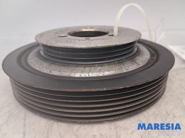 Gebruikte Poelie Krukas Peugeot 208 I (CA/CC/CK/CL) 1.0 Vti 12V PureTech Prijs € 19,95 Margeregeling aangeboden door Maresia Parts