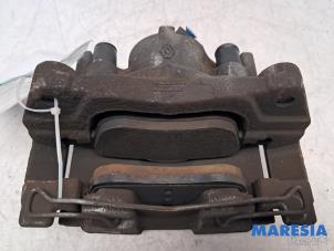 Gebruikte Remklauw (Tang) rechts-voor Renault Grand Scénic III (JZ) 2.0 16V CVT Prijs € 25,00 Margeregeling aangeboden door Maresia Parts