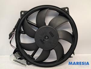 Gebruikte Koelvin Motor Renault Grand Scénic III (JZ) 2.0 16V CVT Prijs € 50,00 Margeregeling aangeboden door Maresia Parts