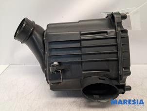 Gebruikte Luchtfilterhuis Alfa Romeo 159 Sportwagon (939BX) 1.8 TBi 16V Prijs € 139,99 Margeregeling aangeboden door Maresia Parts