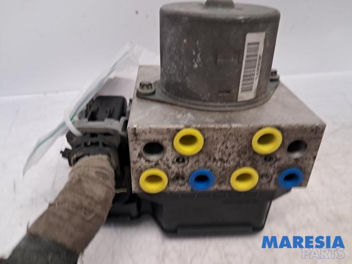 Gebruikte ABS Pomp Alfa Romeo 159 Sportwagon (939BX) 1.8 TBi 16V Prijs € 129,99 Margeregeling aangeboden door Maresia Parts