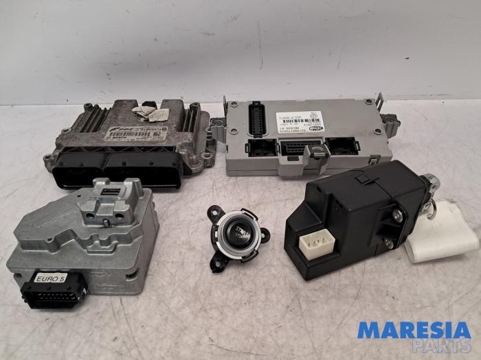 Gebruikte Computer Motormanagement Alfa Romeo 159 Sportwagon (939BX) 1.8 TBi 16V Prijs € 500,00 Margeregeling aangeboden door Maresia Parts
