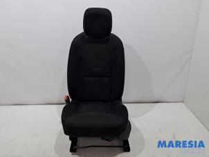 Gebruikte Stoel links Renault Clio IV (5R) 0.9 Energy TCE 90 12V Prijs € 179,99 Margeregeling aangeboden door Maresia Parts