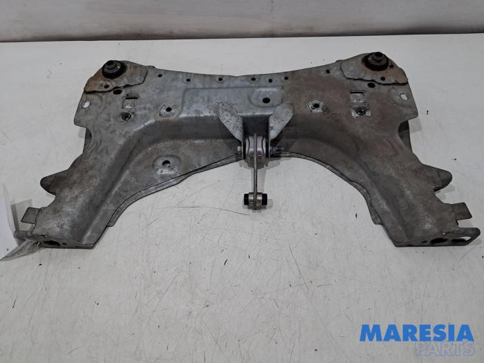 Gebruikte Subframe Renault Zoé (AG) R90 Prijs € 79,95 Margeregeling aangeboden door Maresia Parts