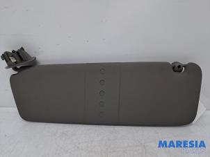 Gebruikte Zonneklep Renault Master III (FV) 2.3 dCi 170 16V FWD Prijs € 24,20 Inclusief btw aangeboden door Maresia Parts