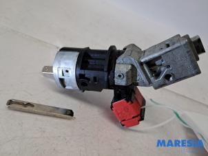 Gebruikte Kontaktslot + Sleutel Renault Master III (FV) 2.3 dCi 170 16V FWD Prijs € 90,75 Inclusief btw aangeboden door Maresia Parts