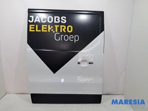 Gebruikte Schuifdeur rechts Renault Trafic (1FL/2FL/3FL/4FL) 1.6 dCi 125 Twin Turbo Prijs € 724,79 Inclusief btw aangeboden door Maresia Parts