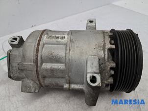 Gebruikte Aircopomp Renault Clio IV (5R) 0.9 Energy TCE 90 12V Prijs € 100,00 Margeregeling aangeboden door Maresia Parts