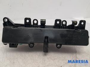 Gebruikte Carterventilatie Renault Twingo III (AH) 1.0 SCe 70 12V Prijs € 25,00 Margeregeling aangeboden door Maresia Parts