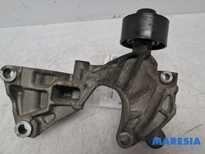 Gebruikte Dynamosteun onder Renault Twingo III (AH) 1.0 SCe 70 12V Prijs € 25,00 Margeregeling aangeboden door Maresia Parts