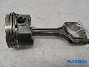 Gebruikte Drijfstang Alfa Romeo Giulietta (940) 1.4 TB 16V MultiAir Prijs € 45,00 Margeregeling aangeboden door Maresia Parts