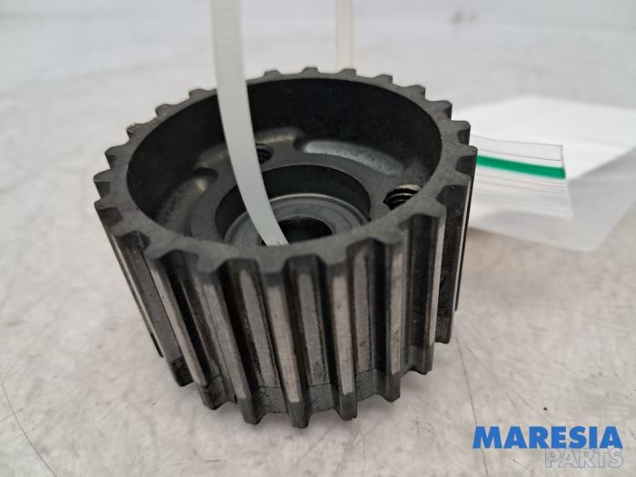 Gebruikte Krukas Tandwiel Alfa Romeo Giulietta (940) 1.4 TB 16V MultiAir Prijs € 23,95 Margeregeling aangeboden door Maresia Parts