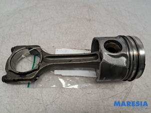 Gebruikte Drijfstang Alfa Romeo Giulia (952) 2.2d 150 16V Prijs € 85,00 Margeregeling aangeboden door Maresia Parts